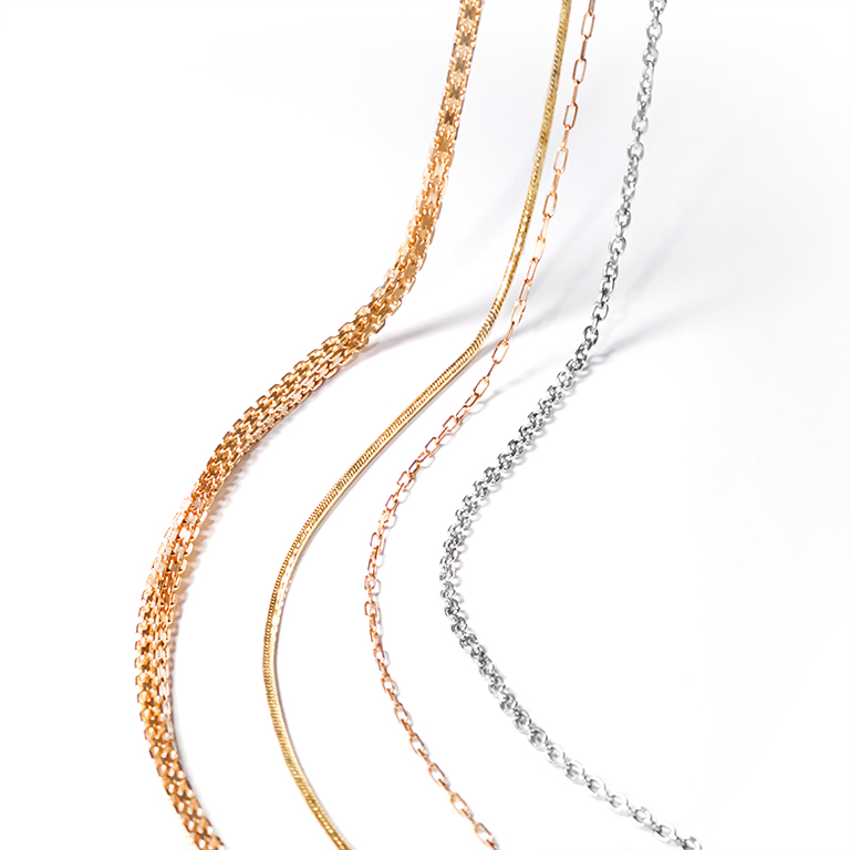 Цепи в ювелирном магазине PLATINA